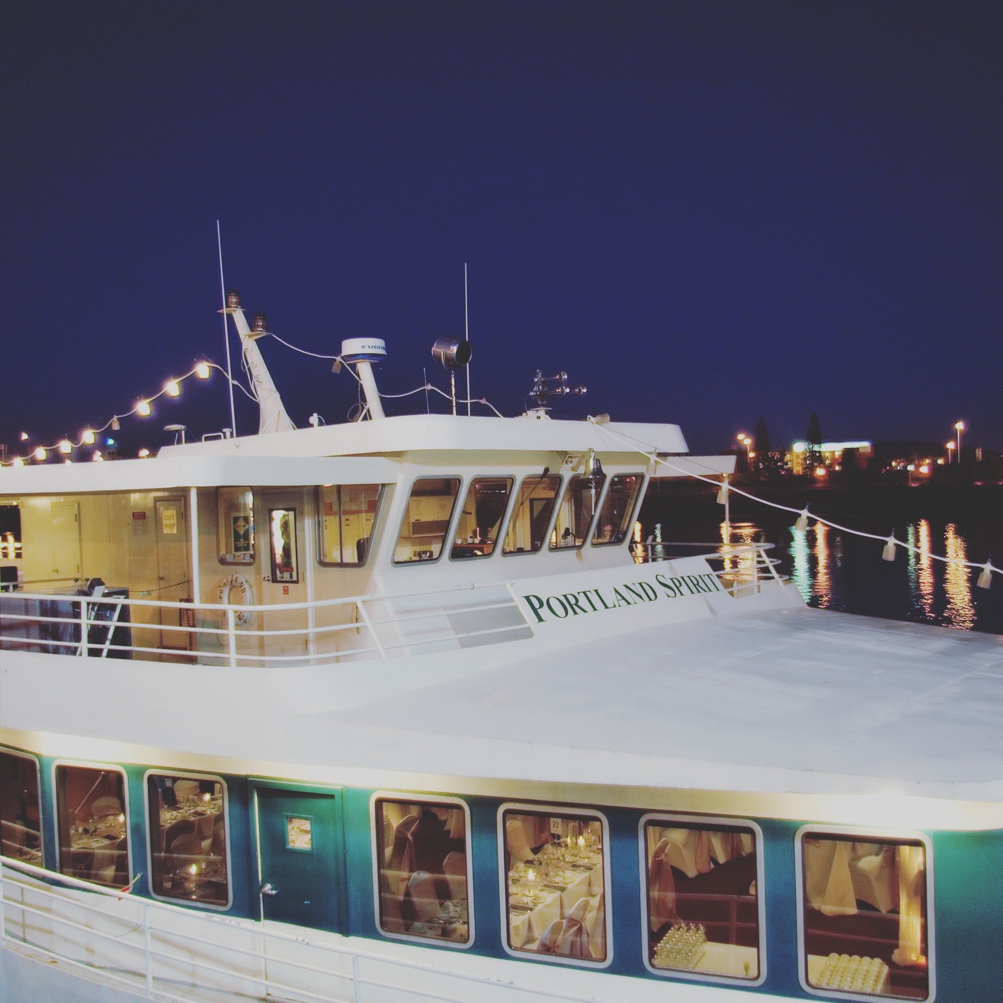 Unisource-MFG company party on the Portland Spirit, Portland, OR with Kit Taylor Piano + DJ